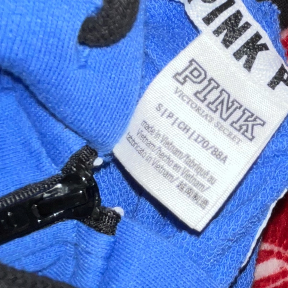 Zip up - Picture 4 of 4